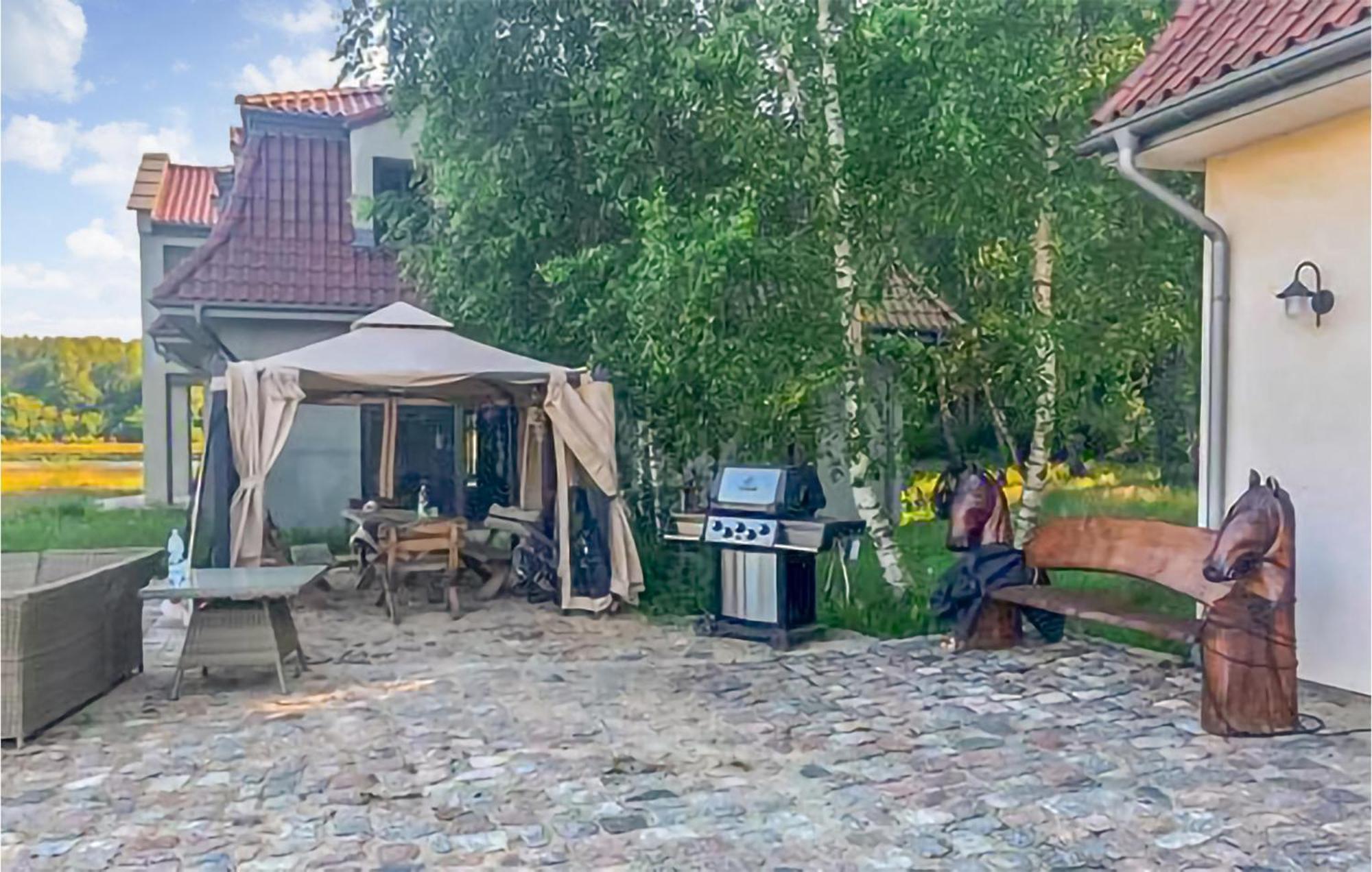 Amazing Home In Gniewino With Kitchen 外观 照片